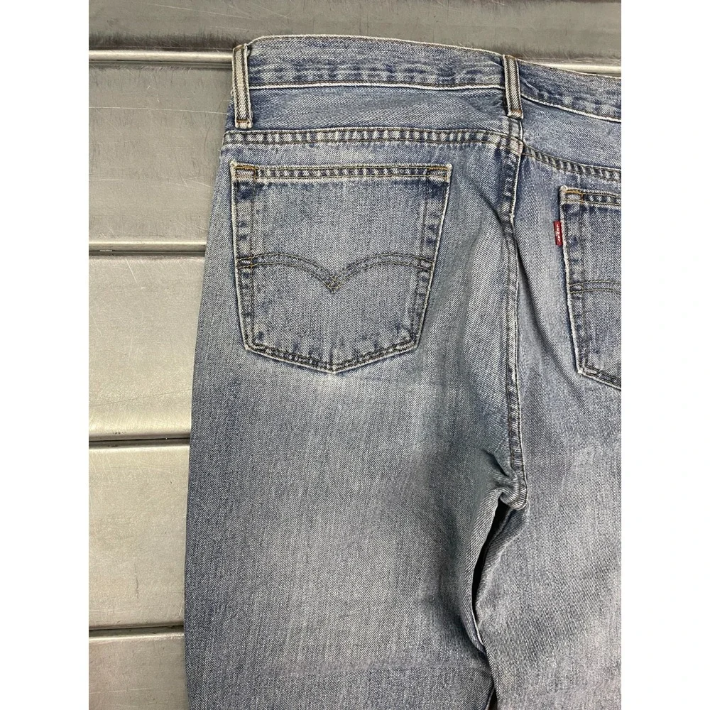 Levis 516 Jeans Mens 35X30 Blue Light Wash Denim Straight Leg 100% Cotton‎